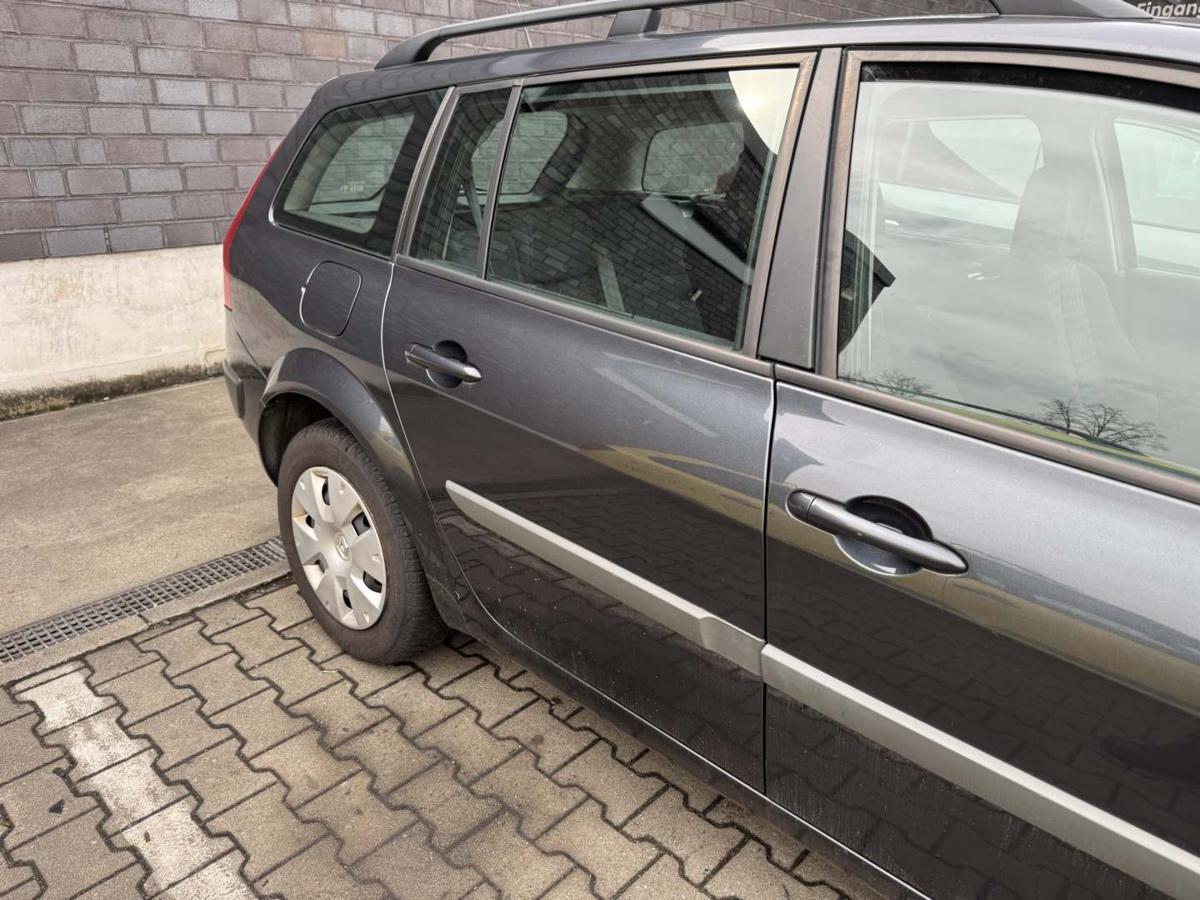 Renault Megane 2 original T&uuml;r hinten rechts Kombi TEB66 Graphitschwarz Rohbau Bj.2006